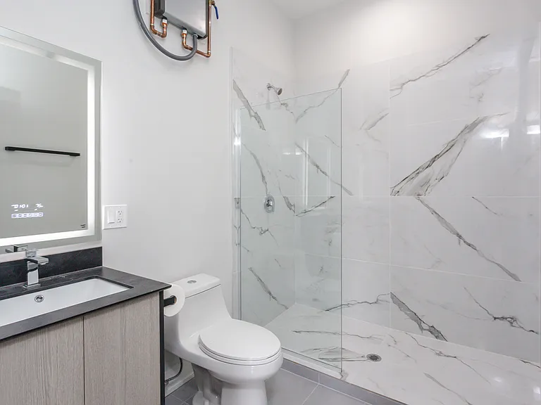 818 W 18th St #4M — Photo 5