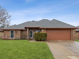 6312 Brownlee Ln, Arlington, TX 76018