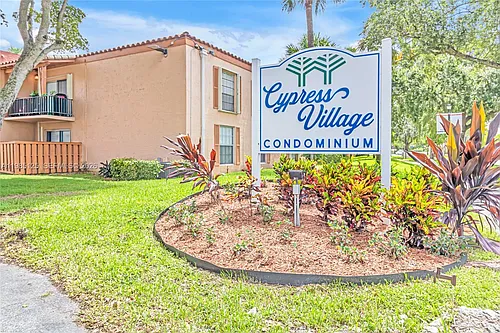 7201 Miami Lakes Dr #B14 Photo 1