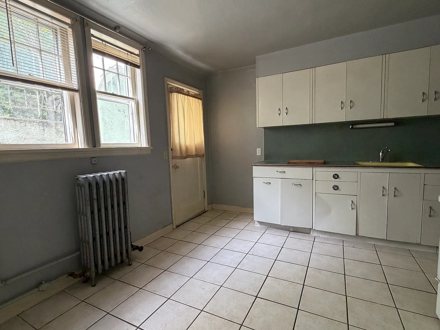 1 bed, 750 sqft, $1,100 — Photo 4