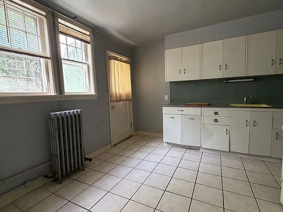 4th image of 914 E Warm Springs Ave #912.5