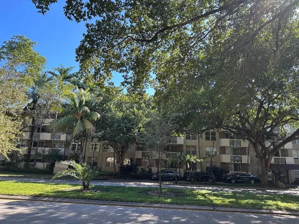 1800 Sans Souci Blvd APT 115, North Miami, FL 33181