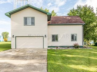 611 6th St, Page, ND 58064