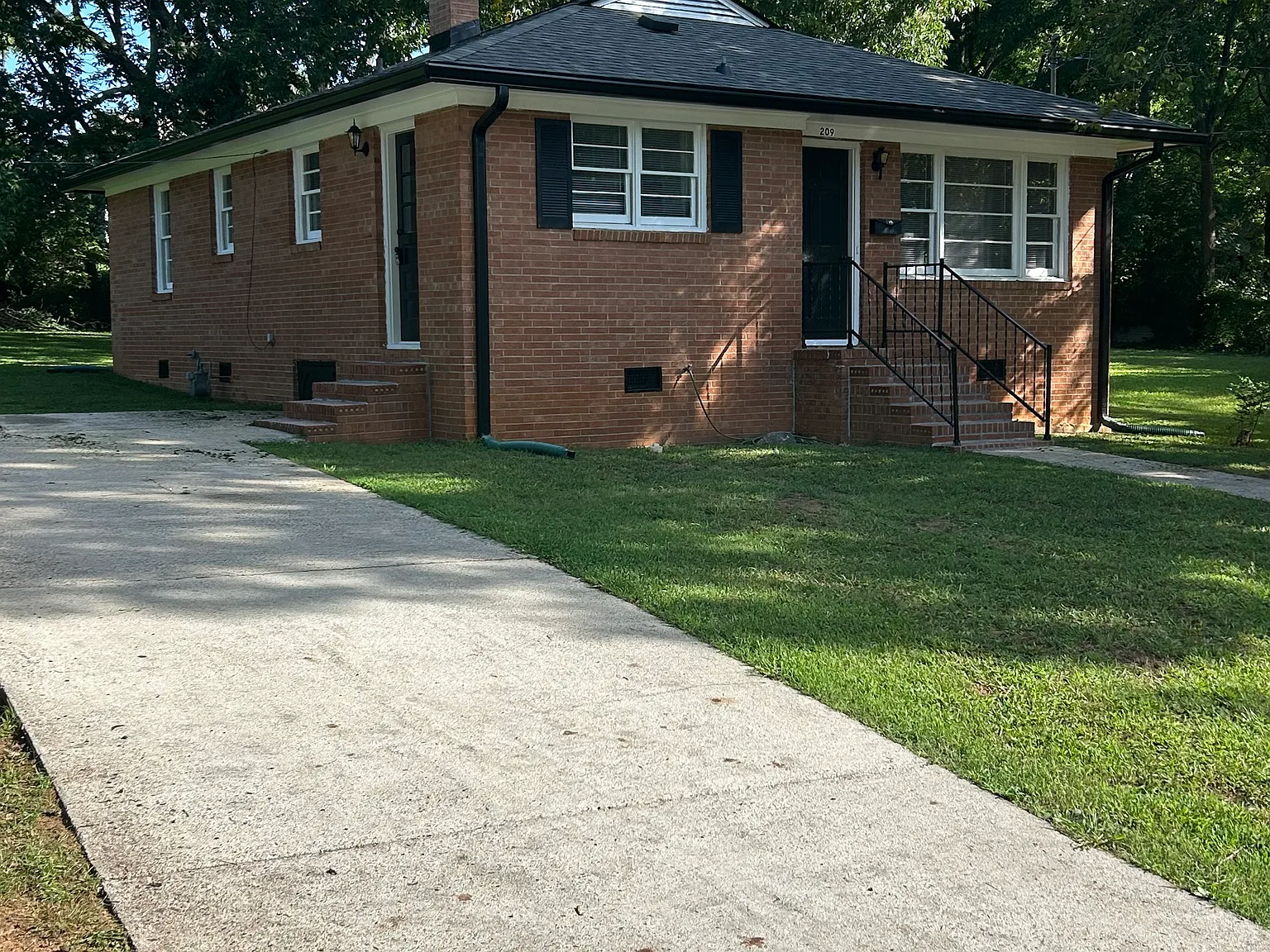 3 bed, 1106 sqft, $1,500 — Photo 1