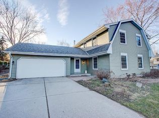 W140N8091 Lilly Rd, Menomonee Falls, WI 53051