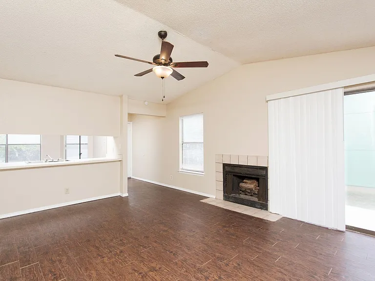 6339 Village Clb — Photo 7
