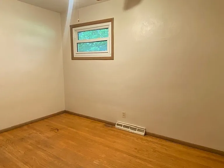 214 Cheryl Dr — Photo 6