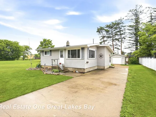 335 N Silver St, Bad Axe, MI 48413