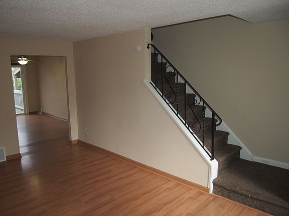 2nd image of 727 Windsor Cir