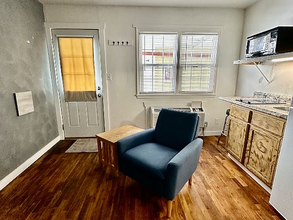 3rd image of 210 E North St