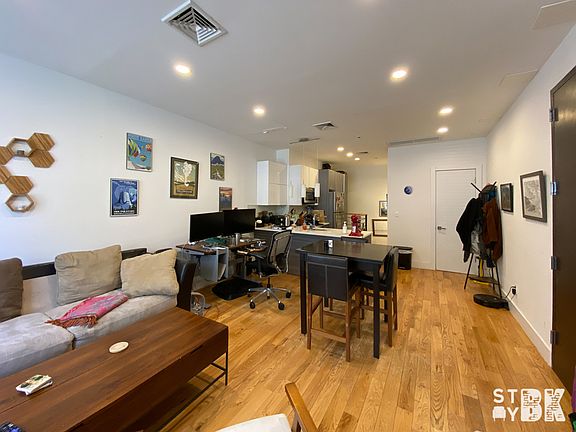 2nd image of 376 Franklin Ave #1