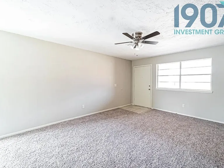 1020 NW 1st St — Photo 7