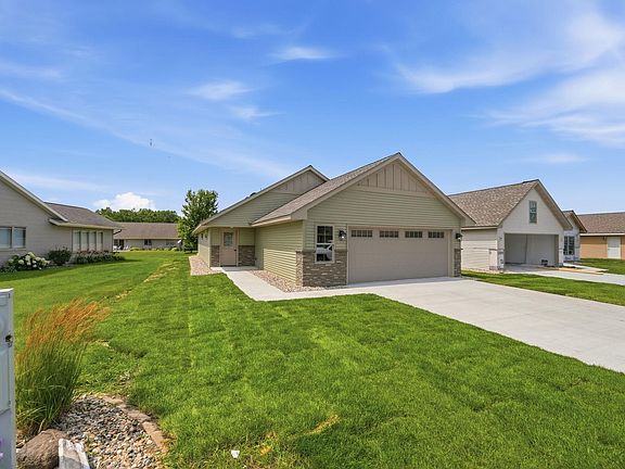 2nd image of 1807 Upper Trentwood Cir NE
