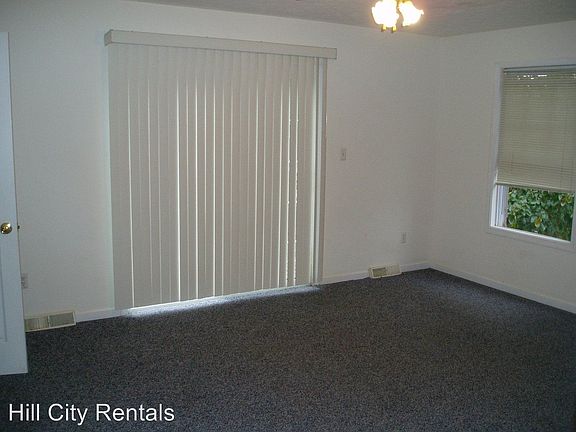 3rd image of 6012 Igloe Dr #B