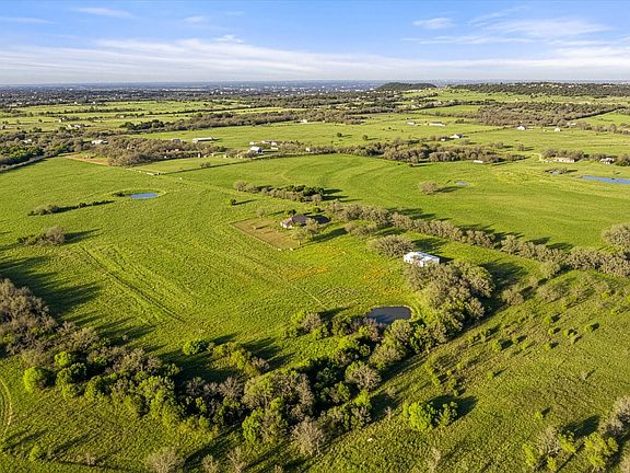 3rd image of 3025 Neri Rd