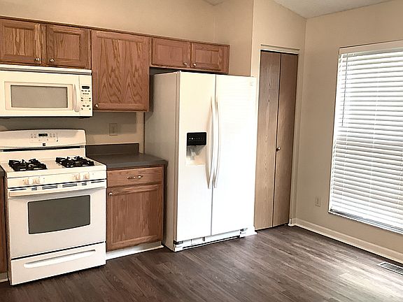 3rd image of 761 Turos Ct
