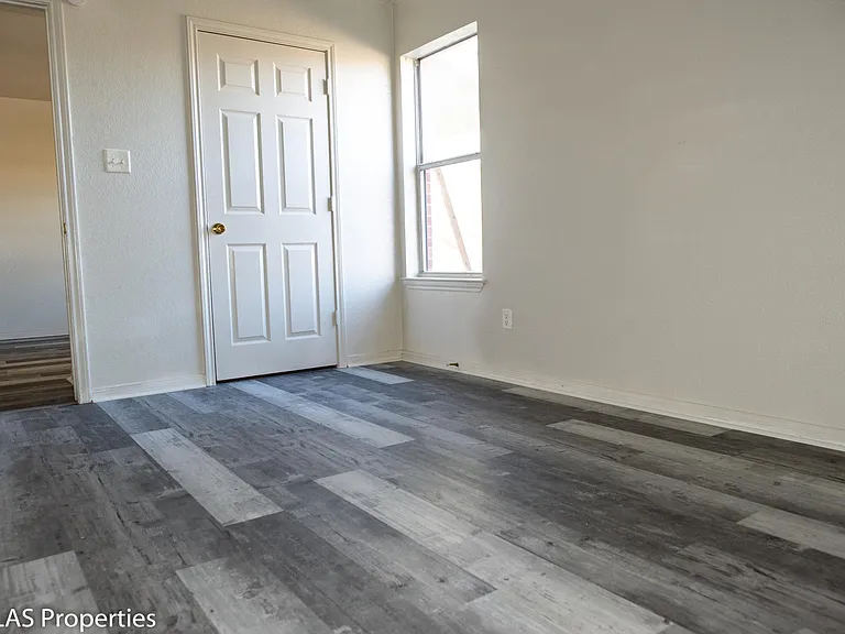 2913 Cantabrian Dr #B — Photo 17