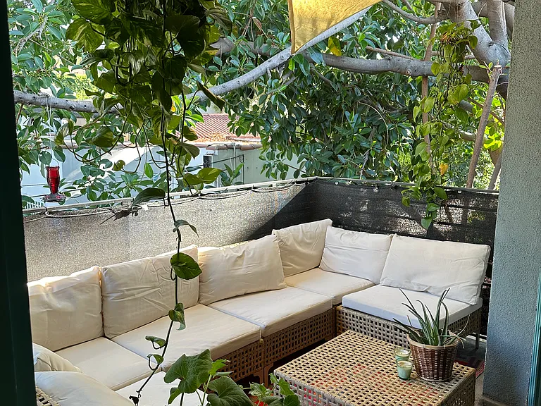 1479 N Havenhurst Dr #2 — Photo 75
