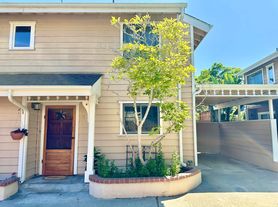 122 W Micheltorena St, Santa Barbara, CA