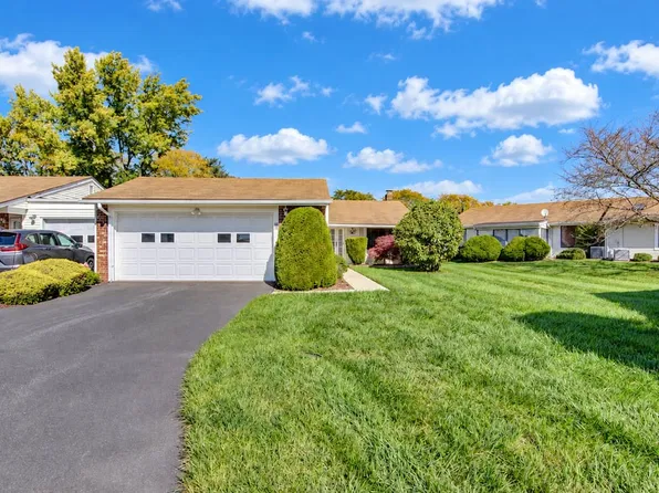 14 B Basswood Plaza #B, Monroe, NJ 08831