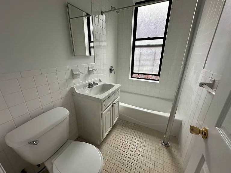 2170 University Ave #5S — Photo 3