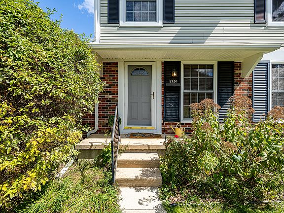 3rd image of 2724 Glenbridge Ct