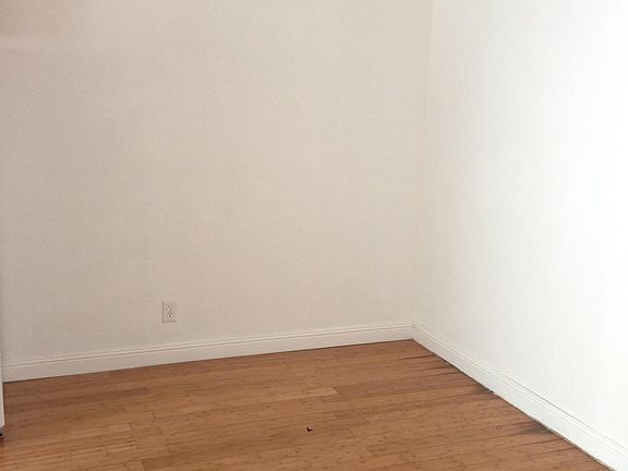 5th image of 428 W Queen St APT 2