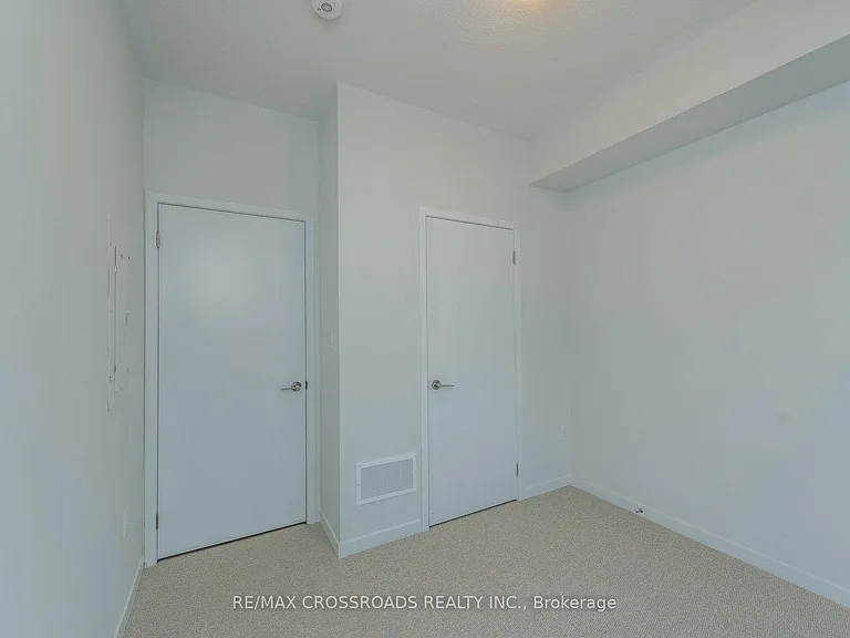 140 Honeycrisp Cres #292 — Photo 17