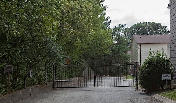 5th image of 901 Coarsey Dr