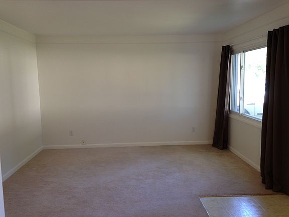 4th image of 11725 Berwyn Ave