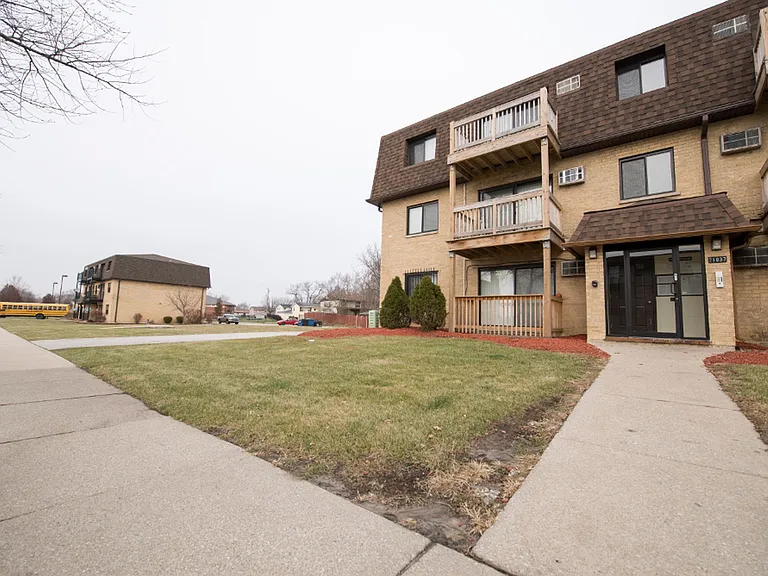 21837 Jeffrey Ave — Photo 11