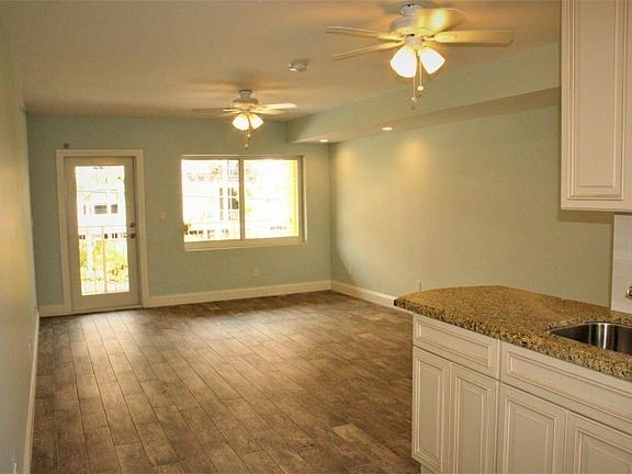 3rd image of 217 SE 20th Ave APT 10