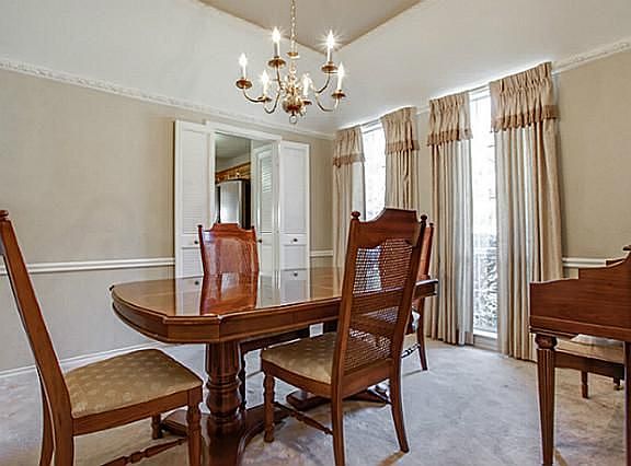 3rd image of 9058 Woodhurst Dr