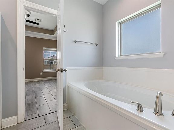 5th image of 2449 Avenue Mont Martre