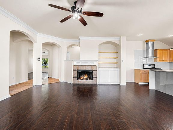 4th image of 2719 Riverhollow Ln