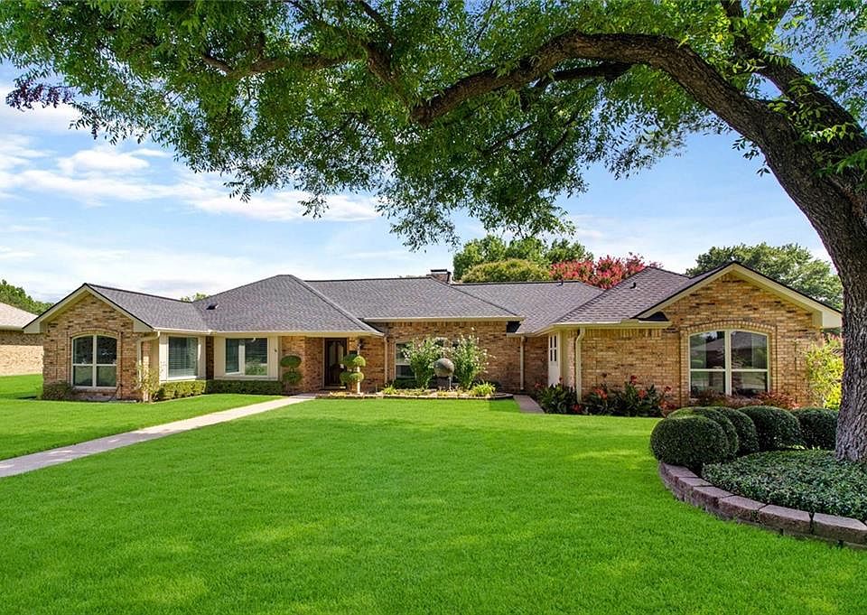 1st image of 709 Stillwater Dr