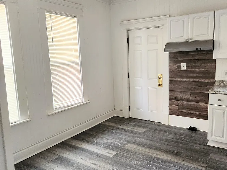 1455 E Mound St — Photo 9