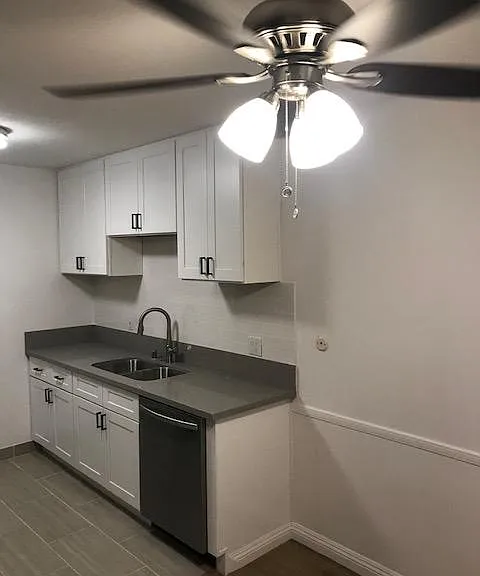 1621 La Playa Ave #8 — Photo 7