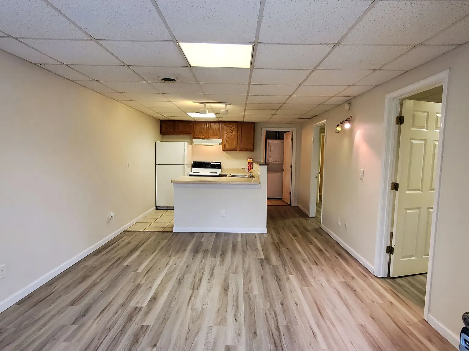 Studio, $795 — Photo 2