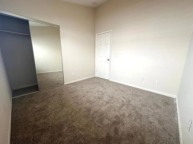432 Apple Hill Dr — Photo 14