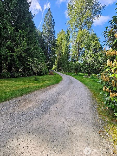4th image of 23618 SE Tiger Mountain Road