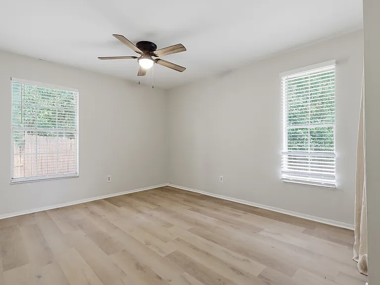3751 Mackenzie Ct — Photo 8