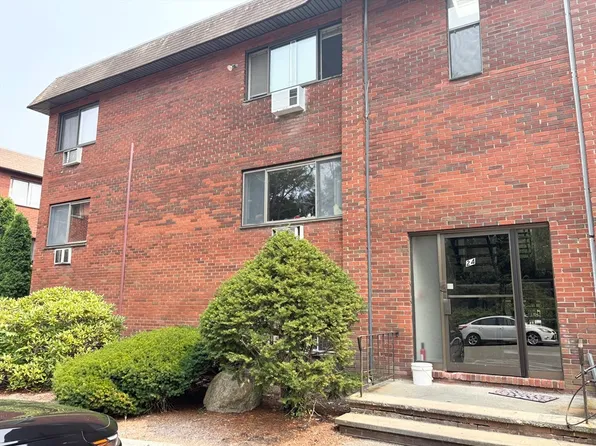 24 Faxon St APT 4, Stoughton, MA 02072