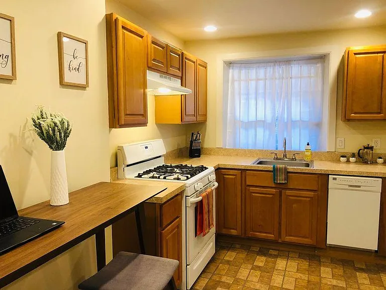 264 S 21st St #GF — Photo 9