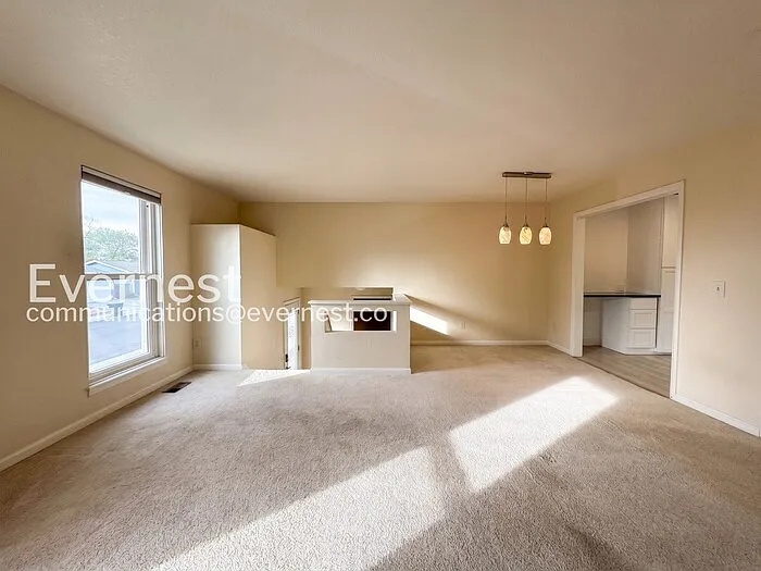 9225 Clermont Dr — Photo 7