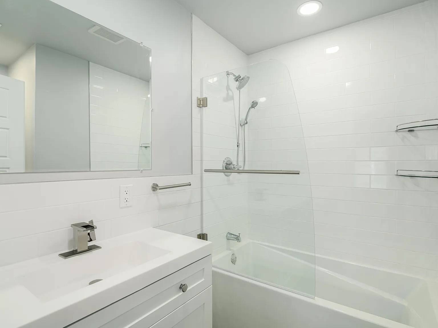 2 bed, 1200 sqft, $1,750 — Photo 4