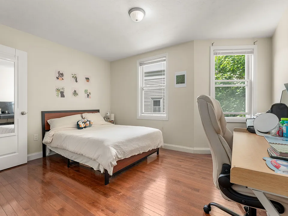 93 Kilsyth Rd #1
