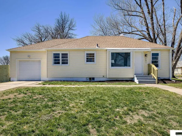 241 NW 15th St, Lincoln, NE 68528