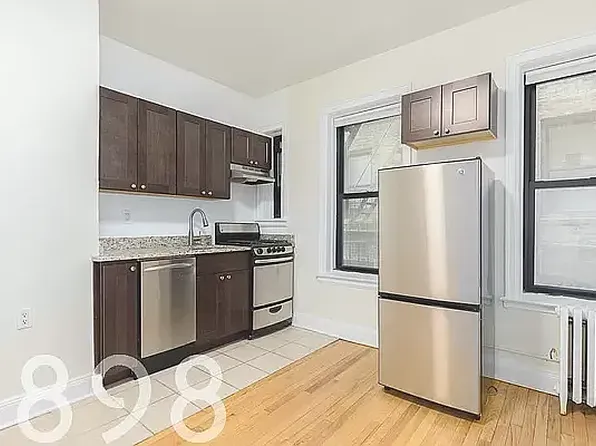 43-28 39th Place image 3 of 5