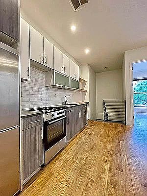 1st image of 474 Lafayette Ave #1L